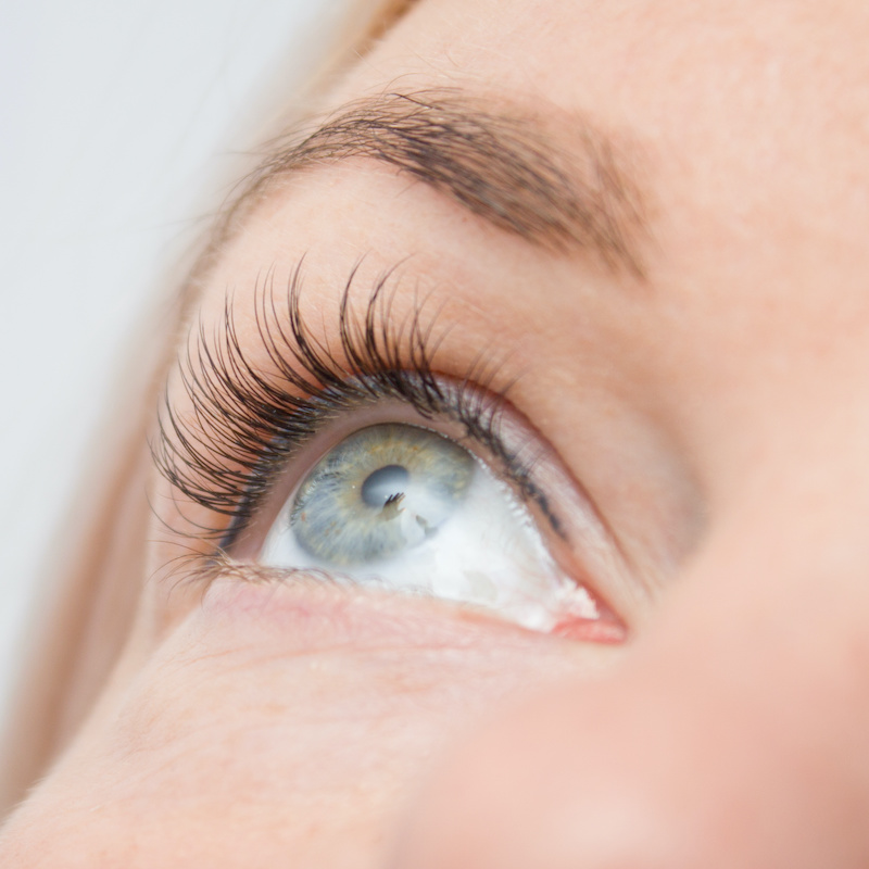 close-up image of eyelash